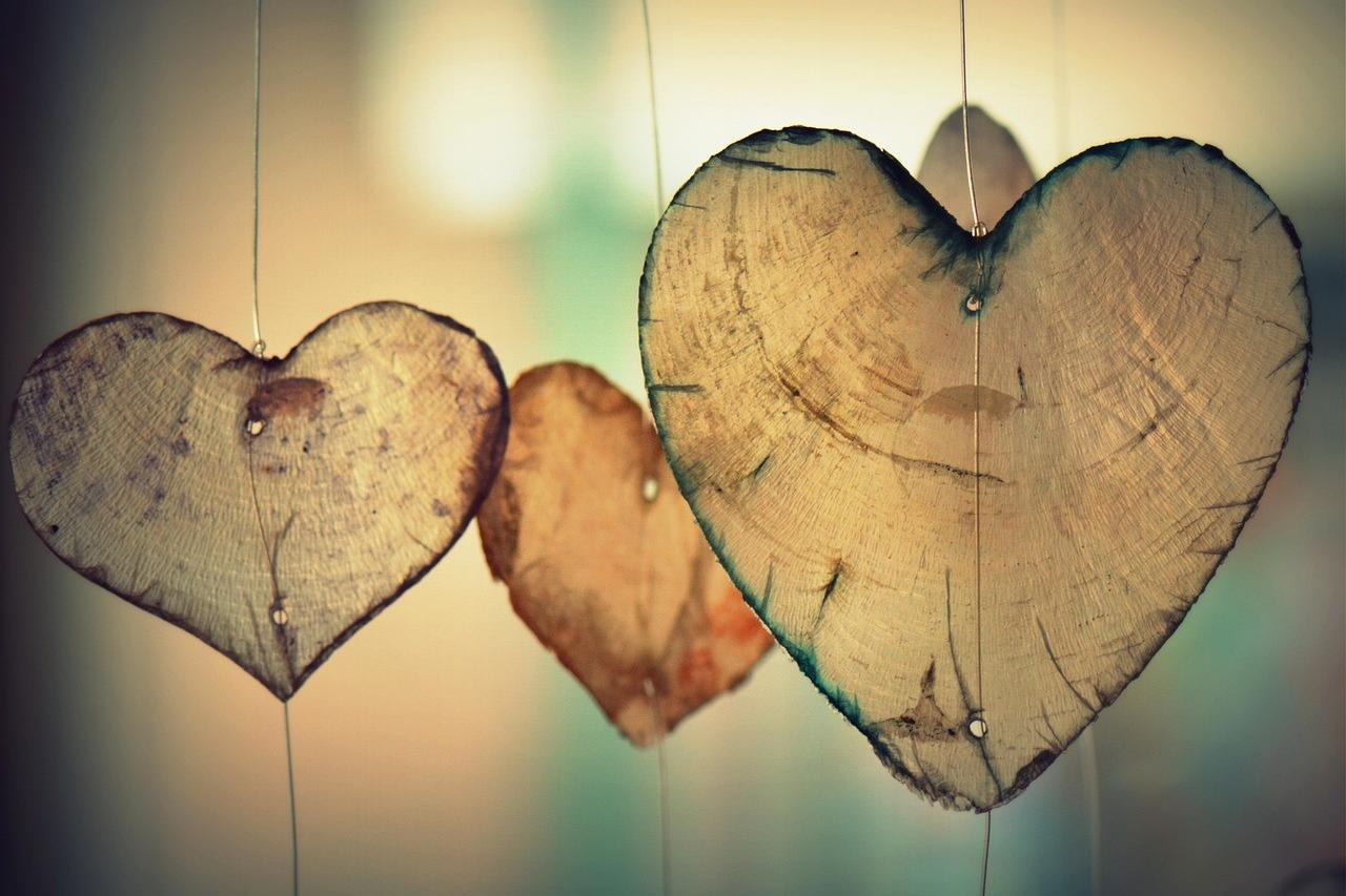 Herzen aus Holz